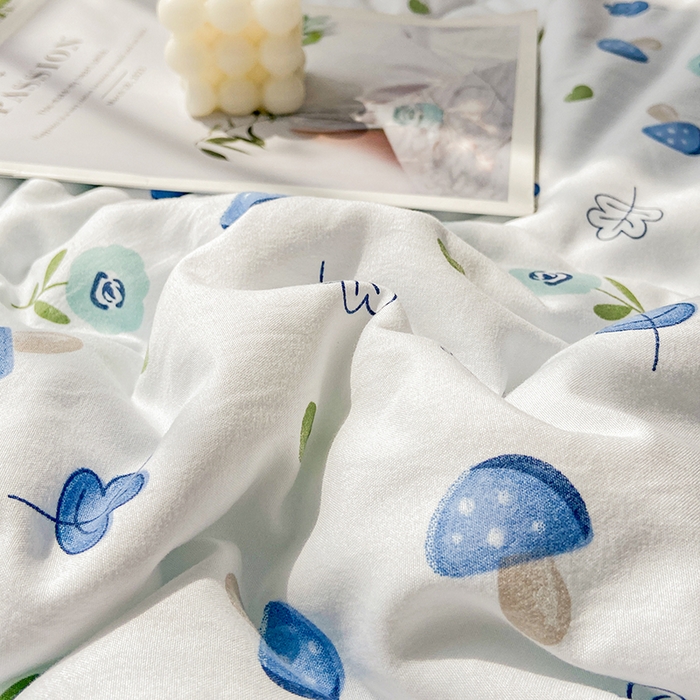 91家纺网 家纺一手货源 找家纺 鑫贝阳 2025新款亲肤水洗棉小花边印花夏被 蘑菇森林