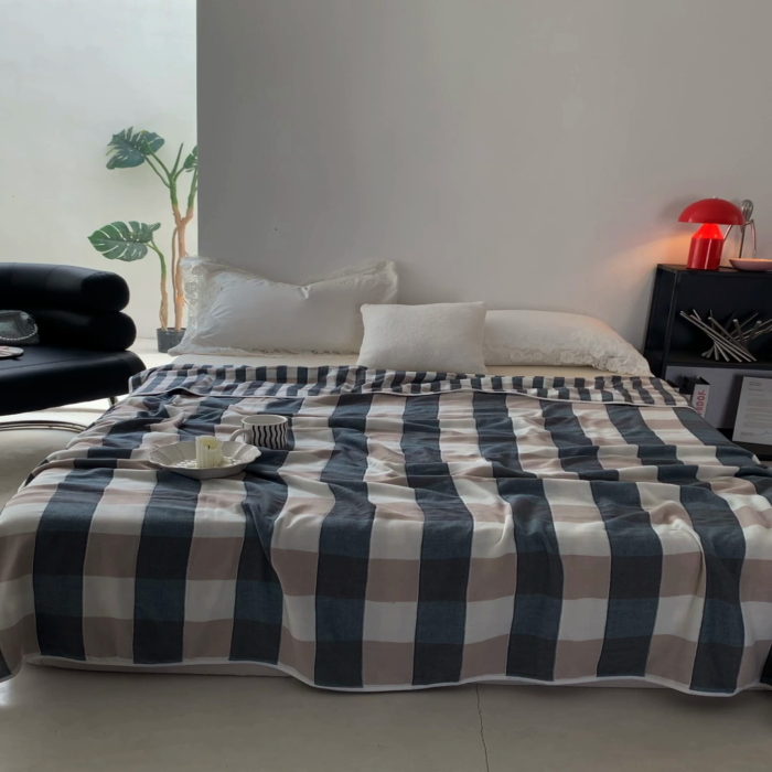 91家纺网 家纺一手货源 找家纺 爱港家纺 2025新款全棉A类六层纱布毛巾被 夏被 蓝格