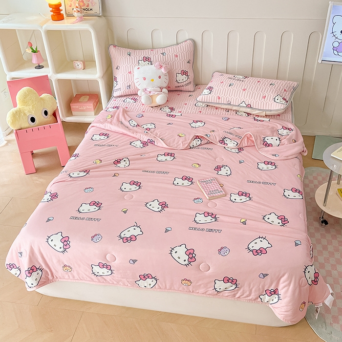 91家纺网 家纺一手货源 找家纺 金爱家2025新款A类三丽鸥高品质可组合凉感丝乳胶席牛奶丝针织棉软糯夏被四件套 乳胶席-粉粉甜筒kitty