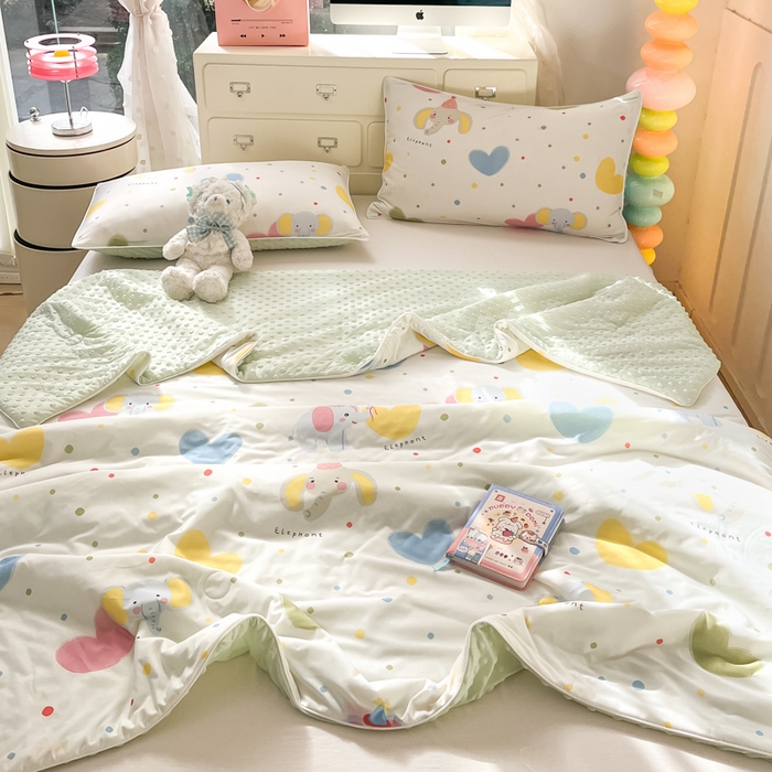 91家纺网 家纺一手货源 找家纺 羚羊语2025新款A类凉感丝冰豆豆夏凉被 爱心小熊