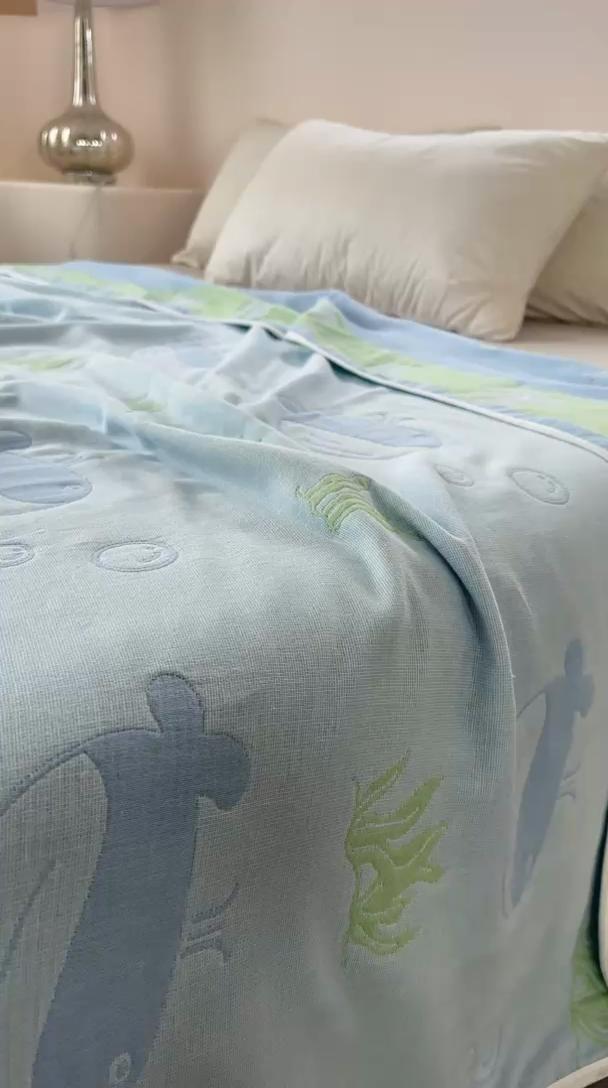 91家纺网 家纺一手货源 找家纺 爱港家纺 2025新款全棉A类六层纱布毛巾被 夏被 海趣图