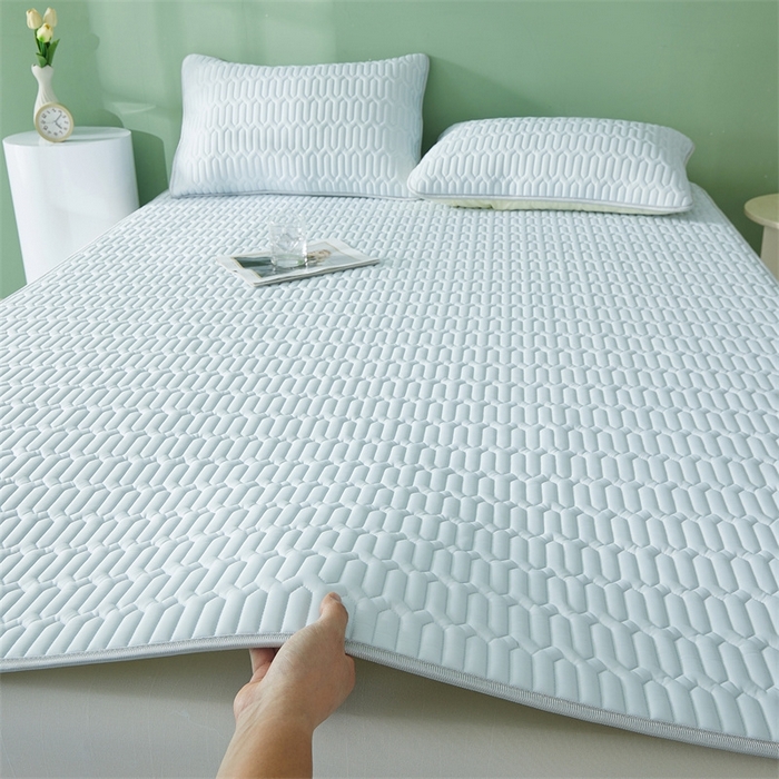 91家纺网 家纺一手货源 找家纺 雯豆2025夏季新品0.4乳胶凉席平铺款三件套凉感丝席梦思床罩 乳胶凉席-风铃蓝