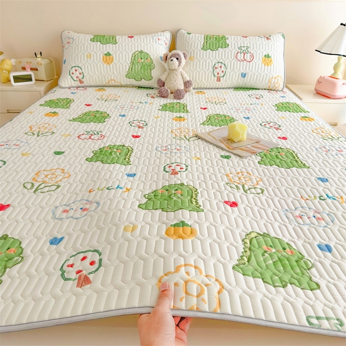 91家纺网 家纺一手货源 找家纺 雯豆2025夏季新品0.4乳胶凉席平铺款三件套凉感丝小清新印花席梦思床罩 乳胶凉席-恐龙乐园