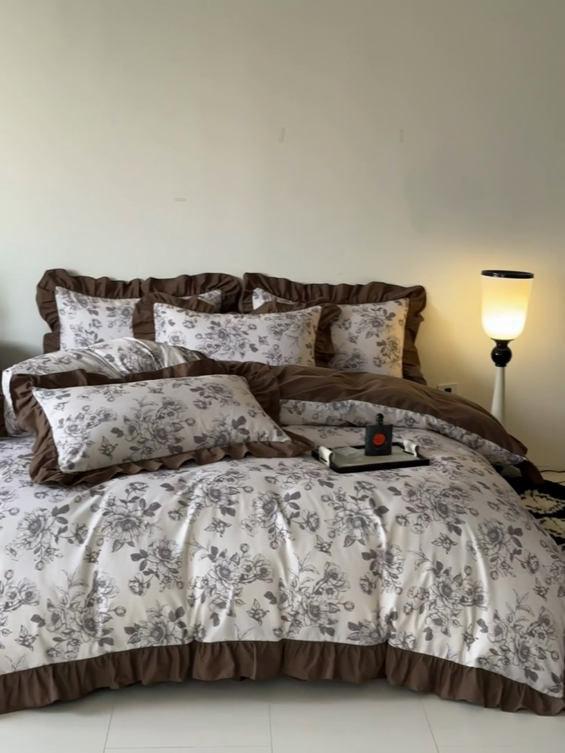 91家纺网 家纺一手货源 找家纺 （总）一左一右2025春夏新款数码印花法式复古花边磨毛水洗棉四件套