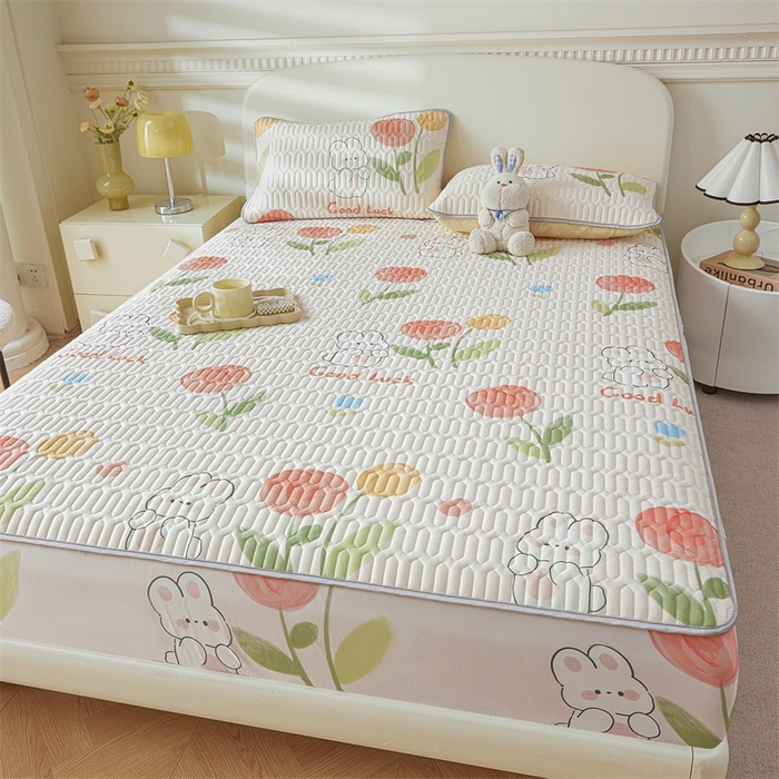 91家纺网 家纺一手货源 找家纺 雯豆2025夏季新品0.4乳胶凉席床笠款三件套凉感丝印花纯色床罩 乳胶床笠-呆萌兔