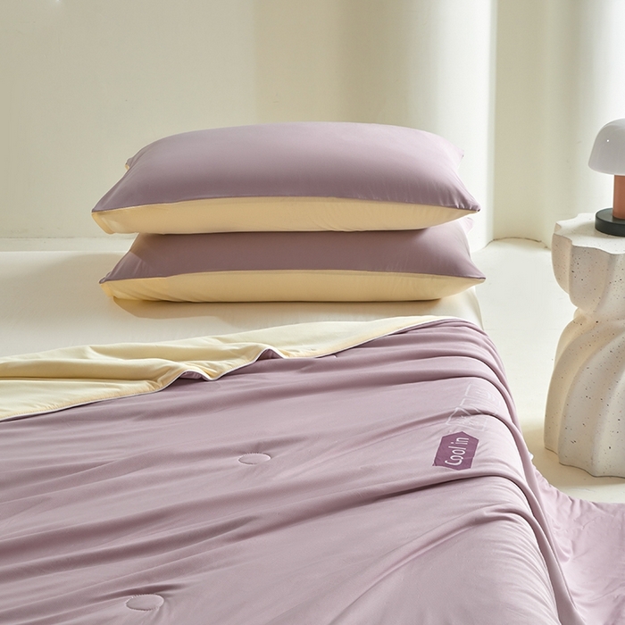 91家纺网 家纺一手货源 找家纺 金爱家2025新款A类高品质冰冰凉雪花冰感凉皮双面加倍透气孔氨纶凉感夏被 冰感凉皮-葡萄奶昔（加倍透气）