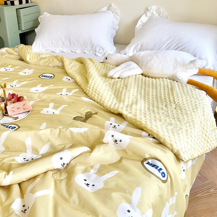 91家纺网 家纺一手货源 找家纺 绒梦里 2025新款A类小凉皮凉感冰豆豆夏被空调被 HELLO兔