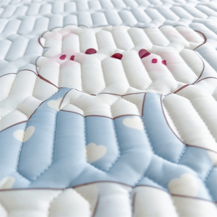 91家纺网 家纺一手货源 找家纺 雯豆2025夏季新品0.4乳胶凉席平铺款三件套凉感丝小清新印花席梦思床罩 乳胶凉席-元气满满