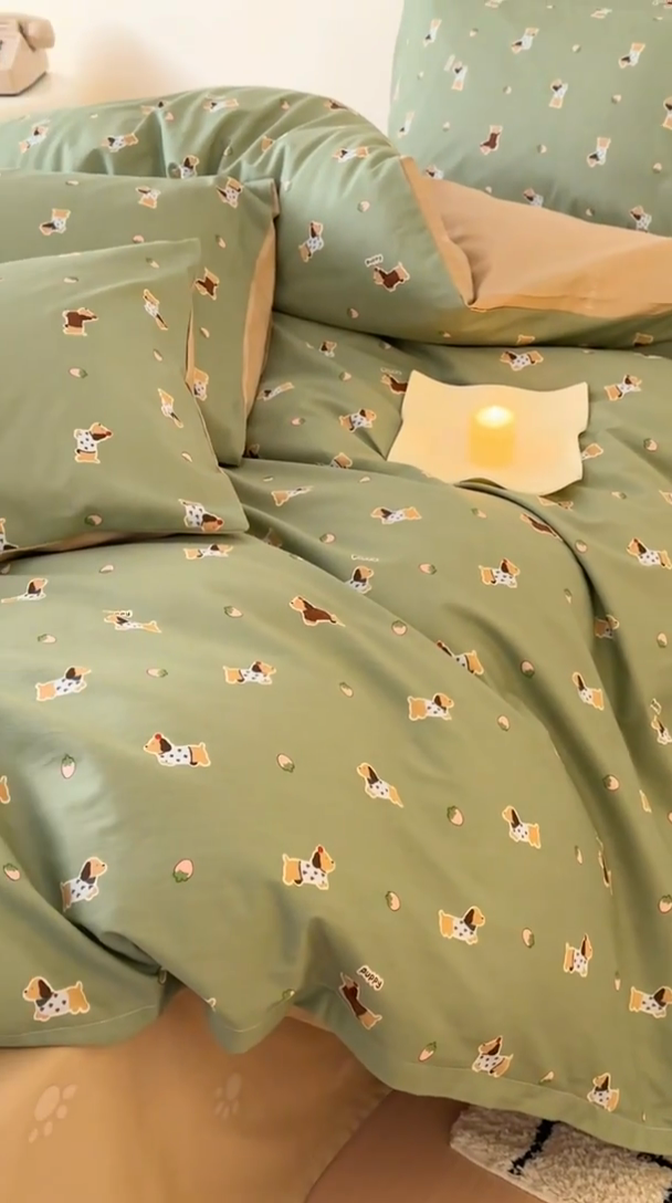 91家纺网 家纺一手货源 找家纺 典曼家纺 2025新款13372印花小清新四件套 草莓小狗