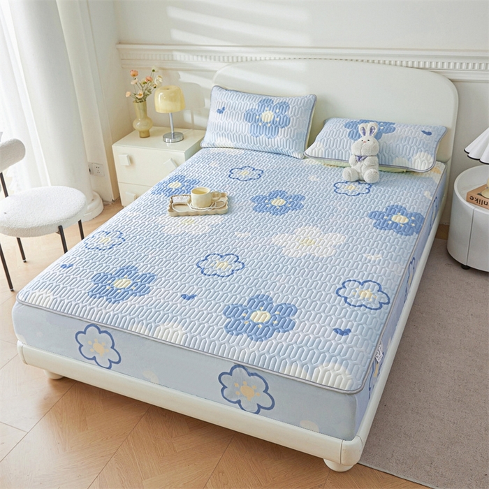 91家纺网 家纺一手货源 找家纺 雯豆2025夏季新品0.4乳胶凉席床笠款三件套凉感丝印花纯色床罩 乳胶床笠-花漾