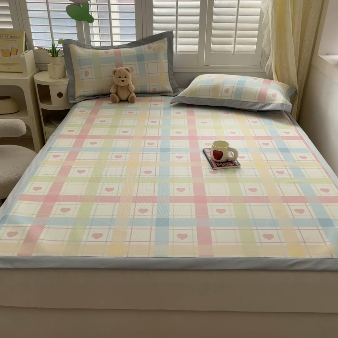 91家纺网 家纺一手货源 找家纺 星座家纺 2025新款大斜纹复合冰丝凉席-床席款 爱心气泡粉