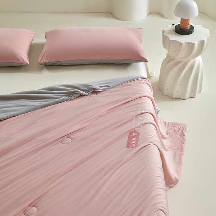 91家纺网 家纺一手货源 找家纺 （总）金爱家2025新款A类高品质冰冰凉雪花冰感凉皮双面加倍透气孔氨纶凉感夏被