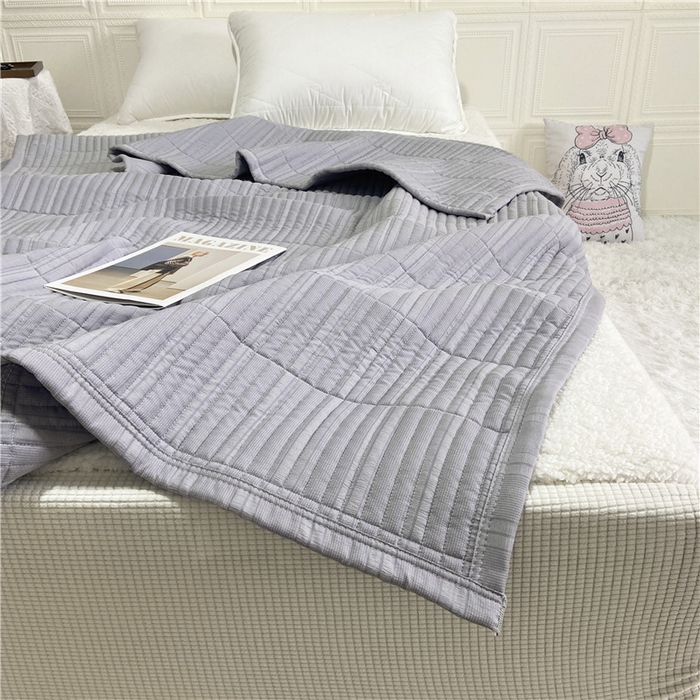 91家纺网 家纺一手货源 找家纺 卡奥家纺 2025新款有氧泡泡纱泡泡棉床盖夏被 灰色