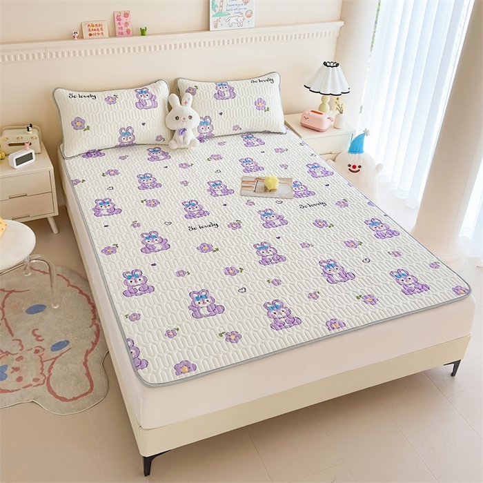 91家纺网 家纺一手货源 找家纺 雯豆2025夏季新品0.4乳胶凉席平铺款三件套凉感丝小清新印花席梦思床罩 乳胶凉席-妮娜兔