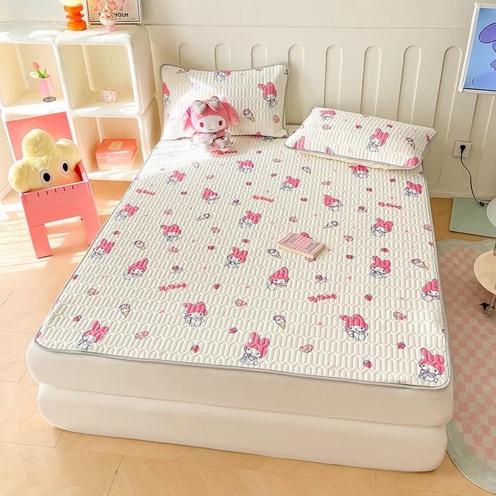 91家纺网 家纺一手货源 找家纺 （总）金爱家2025新款A类三丽鸥高品质可组合凉感丝乳胶席牛奶丝针织棉软糯夏被四件套