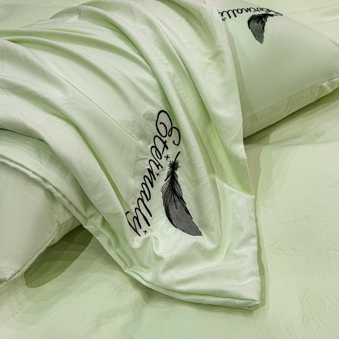 91家纺网 家纺一手货源 找家纺 （总）麒东家纺 2025年新款刺绣水洗棉四件套羽毛系列