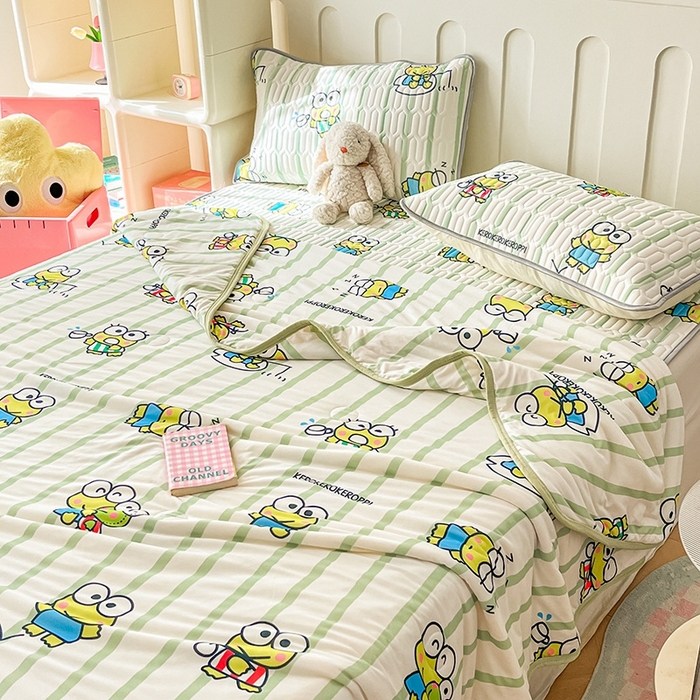 91家纺网 家纺一手货源 找家纺 金爱家2025新款A类三丽鸥高品质可组合凉感丝乳胶席牛奶丝针织棉软糯夏被四件套 乳胶席-夏日大眼蛙