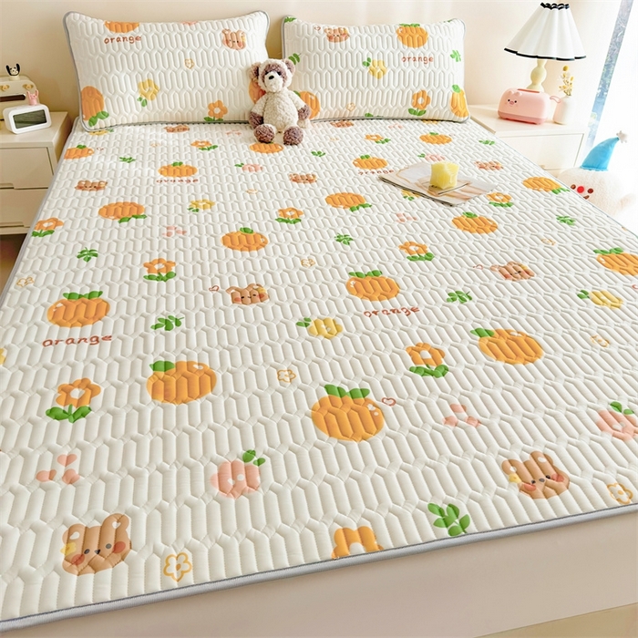 91家纺网 家纺一手货源 找家纺 雯豆2025夏季新品0.4乳胶凉席平铺款三件套凉感丝小清新印花席梦思床罩 乳胶凉席-趣多多