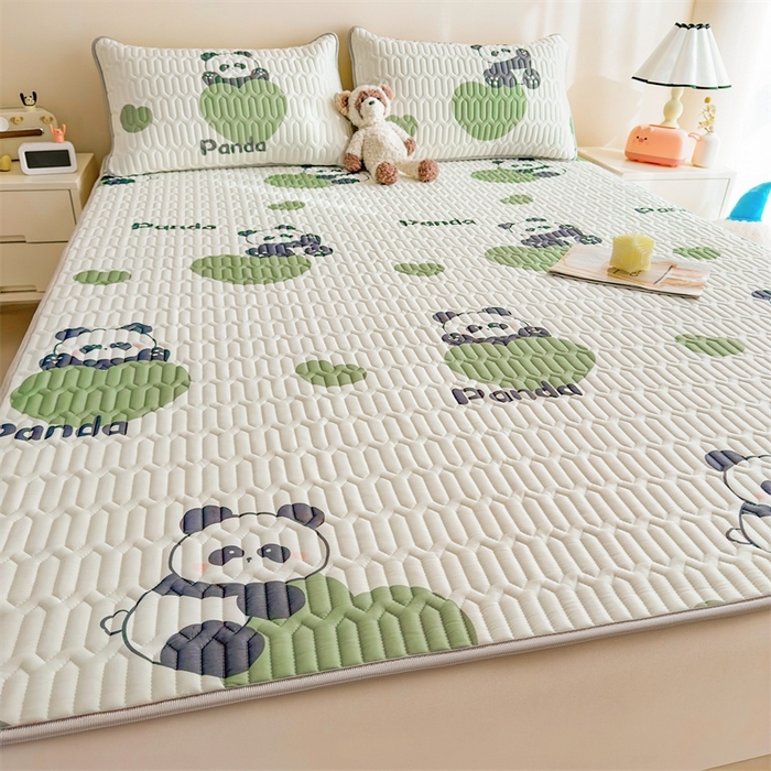 91家纺网 家纺一手货源 找家纺 雯豆2025夏季新品0.4乳胶凉席平铺款三件套凉感丝小清新印花席梦思床罩 乳胶凉席-幸福小熊