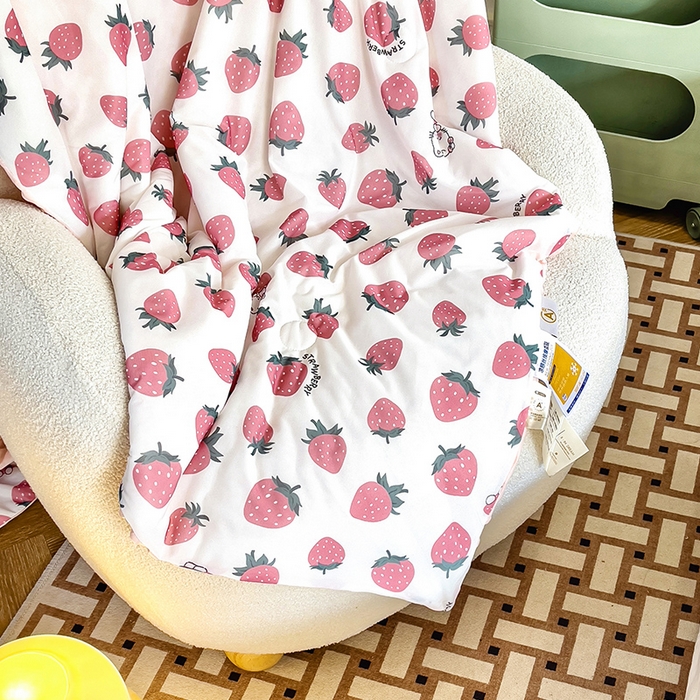 91家纺网 家纺一手货源 找家纺 绒梦里 2025新款A类小凉皮凉感冰豆豆夏被空调被 草莓控