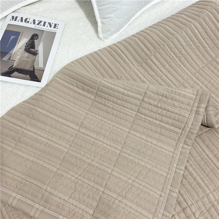 91家纺网 家纺一手货源 找家纺 卡奥家纺 2025新款有氧泡泡纱泡泡棉床盖夏被 卡其