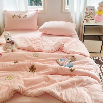 91家纺网 家纺一手货源 找家纺 （总）梦幻之城 2025新款水洗棉毛巾绣夏凉被四件套-乐迪系列