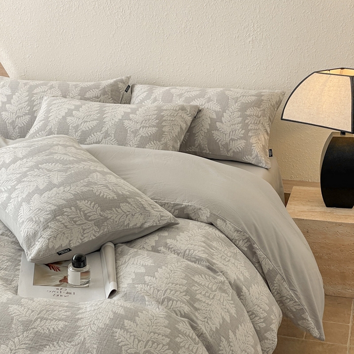 91家纺网 家纺一手货源 找家纺 宜代光年 2025新款全棉色织水洗棉大提花四件套（第二批） 镜中叶-灰