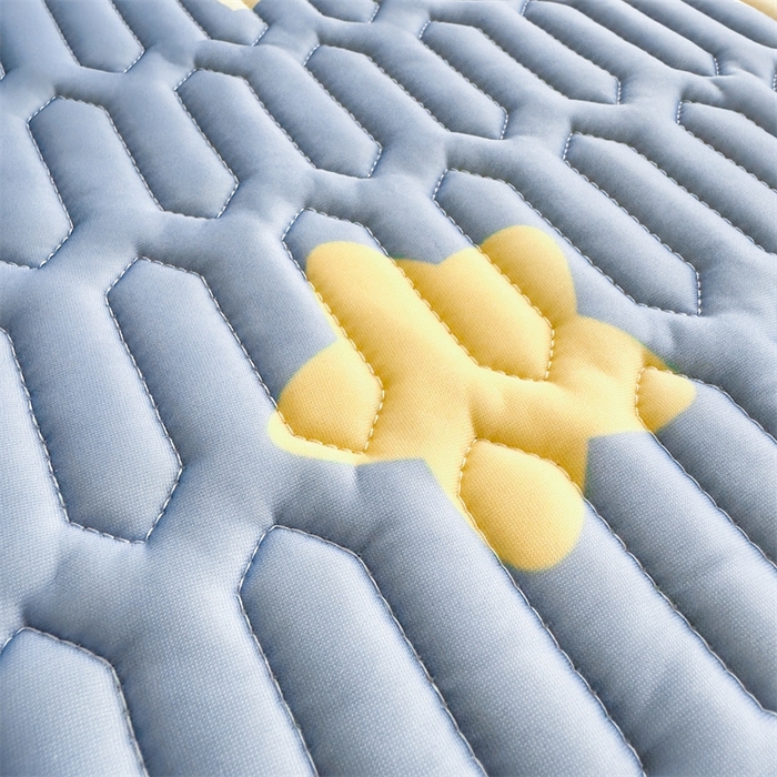 91家纺网 家纺一手货源 找家纺 雯豆2025夏季新品0.4乳胶凉席平铺款三件套凉感丝小清新印花席梦思床罩 乳胶凉席-晚安