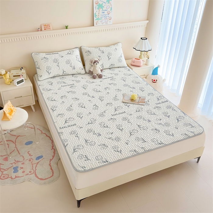 91家纺网 家纺一手货源 找家纺 雯豆2025夏季新品0.4乳胶凉席平铺款三件套凉感丝小清新印花席梦思床罩 乳胶凉席-摇曳花开