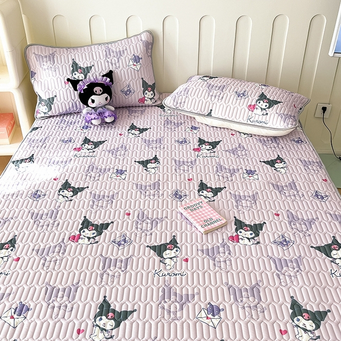 91家纺网 家纺一手货源 找家纺 金爱家2025新款A类三丽鸥高品质可组合凉感丝乳胶席牛奶丝针织棉软糯夏被四件套 乳胶席-紫色梦幻库洛米