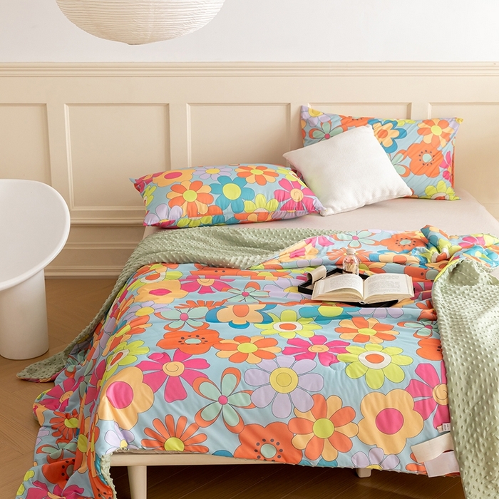 91家纺网 家纺一手货源 找家纺 绒梦里 2025新款A类小凉皮凉感冰豆豆夏被空调被 七彩花儿