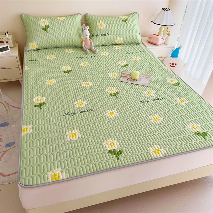 91家纺网 家纺一手货源 找家纺 雯豆2025夏季新品0.4乳胶凉席平铺款三件套凉感丝小清新印花席梦思床罩 乳胶凉席-绿茵1