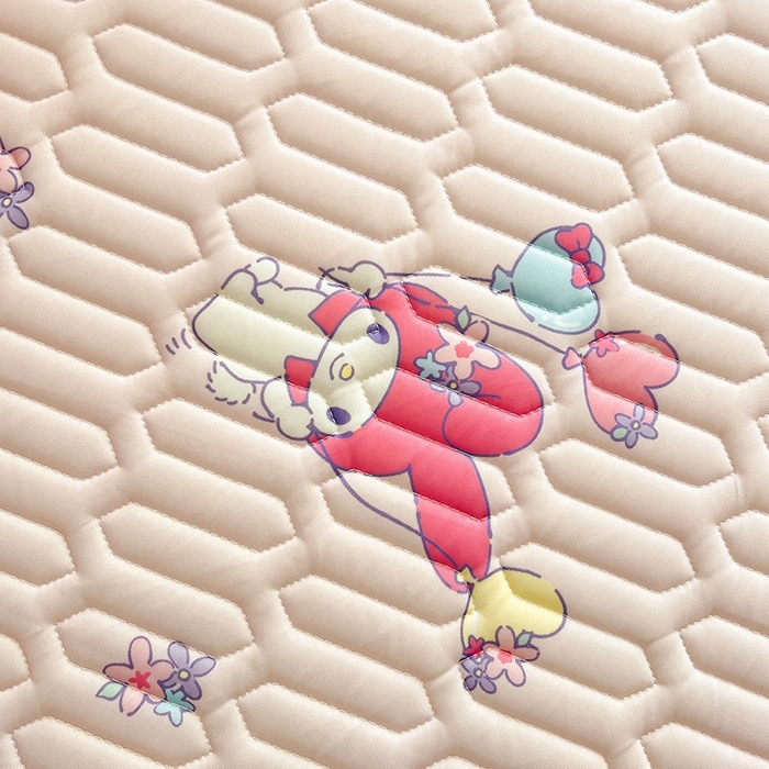 91家纺网 家纺一手货源 找家纺 金爱家2025新款A类三丽鸥高品质可组合凉感丝乳胶席牛奶丝针织棉软糯夏被四件套 乳胶席-气球美乐蒂