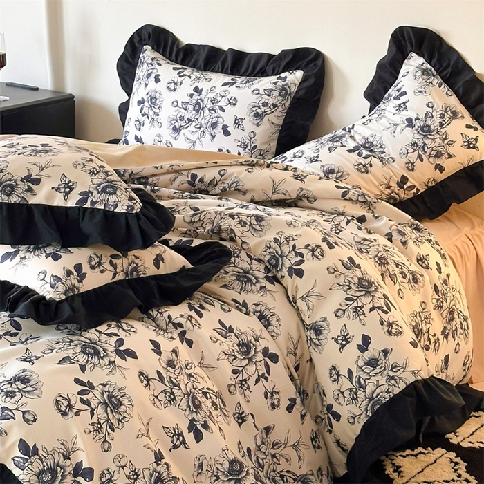 91家纺网 家纺一手货源 找家纺 一左一右2025春夏新款数码印花法式复古花边磨毛水洗棉四件套 安纳西-蓝