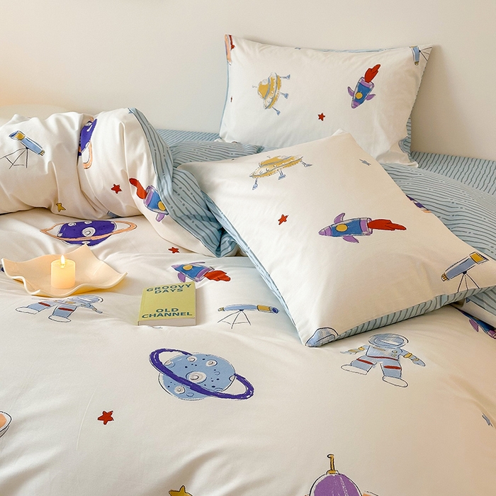 91家纺网 家纺一手货源 找家纺 典曼家纺 2025新款13372印花小清新四件套 遨游太空