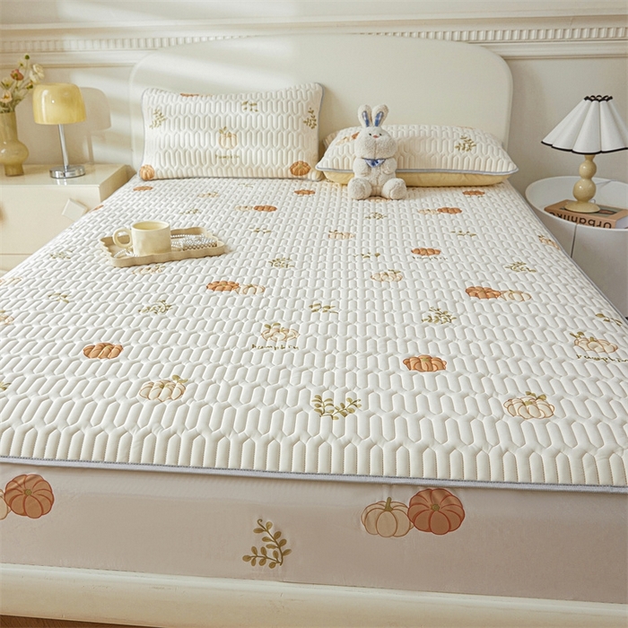 91家纺网 家纺一手货源 找家纺 雯豆2025夏季新品0.4乳胶凉席床笠款三件套凉感丝印花纯色床罩 乳胶床笠-吉祥南瓜1