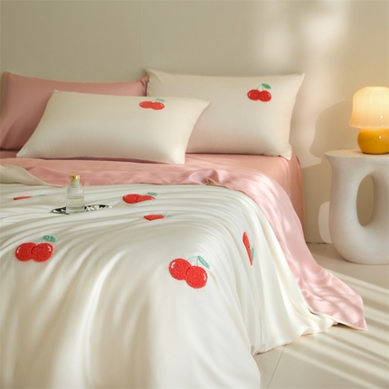 91家纺网 家纺一手货源 找家纺 （总）梦幻之城 2025新款水洗真丝毛巾绣四件套黛西系列