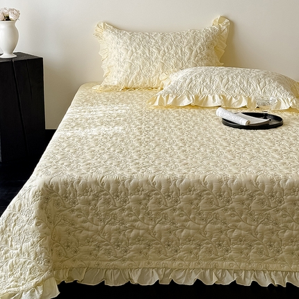 91家纺网 家纺一手货源 找家纺 猪先生 2025新款天丝棉床盖素客系列 素客-新月黄