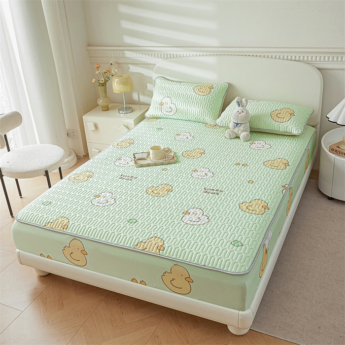 91家纺网 家纺一手货源 找家纺 雯豆2025夏季新品0.4乳胶凉席床笠款三件套凉感丝印花纯色床罩 乳胶床笠-小鸭子