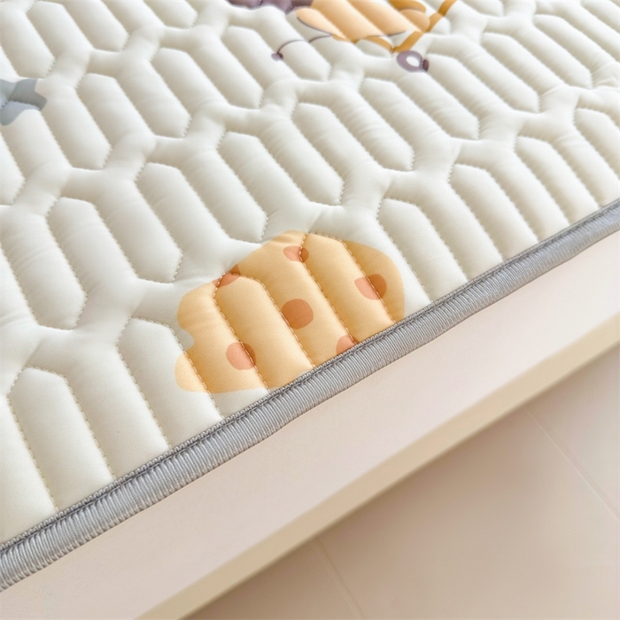 91家纺网 家纺一手货源 找家纺 雯豆2025夏季新品0.4乳胶凉席平铺款三件套凉感丝小清新印花席梦思床罩 乳胶凉席-小狮子