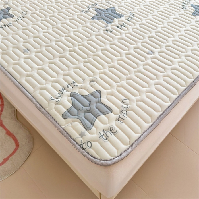 91家纺网 家纺一手货源 找家纺 雯豆2025夏季新品0.4乳胶凉席平铺款三件套凉感丝小清新印花席梦思床罩 乳胶凉席-简约星辰1