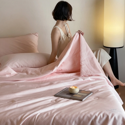 大彩家居 2025新款莱赛尔植物纤维皇冠提花大豆被子被芯 皇冠粉