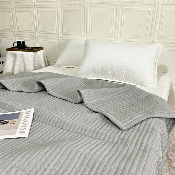 91家纺网 家纺一手货源 找家纺 卡奥家纺 2025新款有氧泡泡纱泡泡棉床盖夏被 银灰