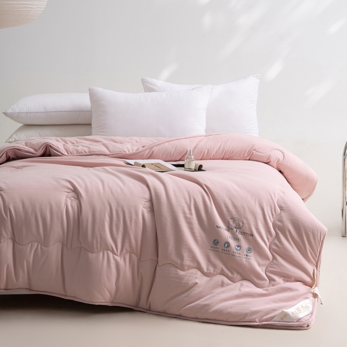 91家纺网 家纺一手货源 找家纺 易睡 2025新款A类水洗棉新疆棉花被子母被 粉色