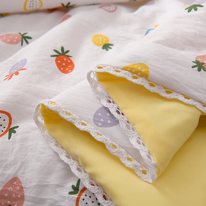 91家纺网 家纺一手货源 找家纺 鑫贝阳 2025新款亲肤水洗棉小花边印花夏被 小草莓