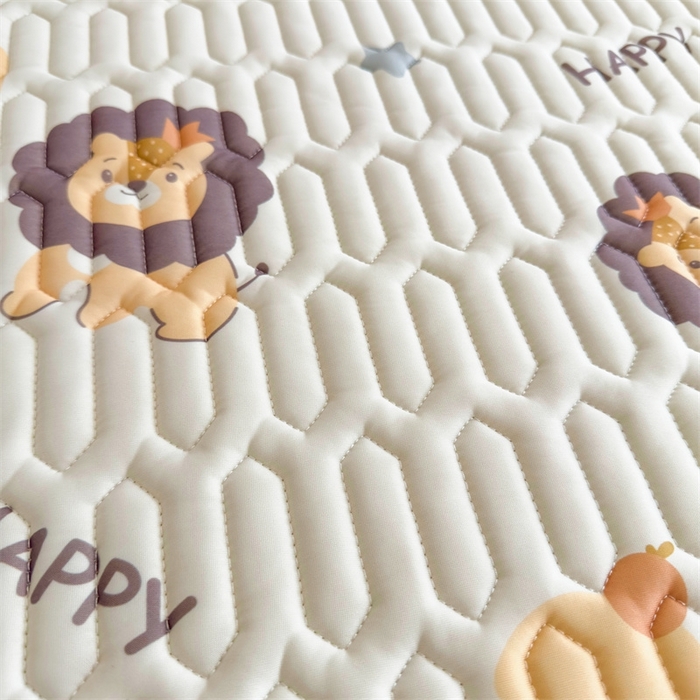 91家纺网 家纺一手货源 找家纺 雯豆2025夏季新品0.4乳胶凉席平铺款三件套凉感丝小清新印花席梦思床罩 乳胶凉席-小狮子