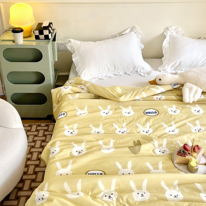 91家纺网 家纺一手货源 找家纺 绒梦里 2025新款A类小凉皮凉感冰豆豆夏被空调被 HELLO兔