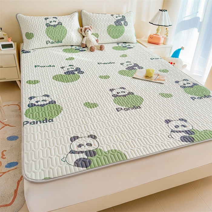 91家纺网 家纺一手货源 找家纺 雯豆2025夏季新品0.4乳胶凉席平铺款三件套凉感丝小清新印花席梦思床罩 乳胶凉席-幸福小熊