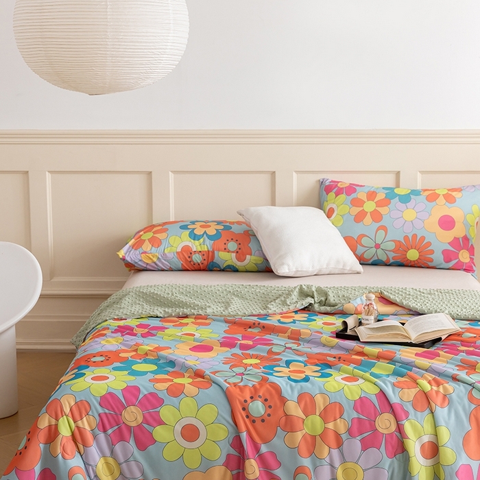 91家纺网 家纺一手货源 找家纺 绒梦里 2025新款A类小凉皮凉感冰豆豆夏被空调被 七彩花儿