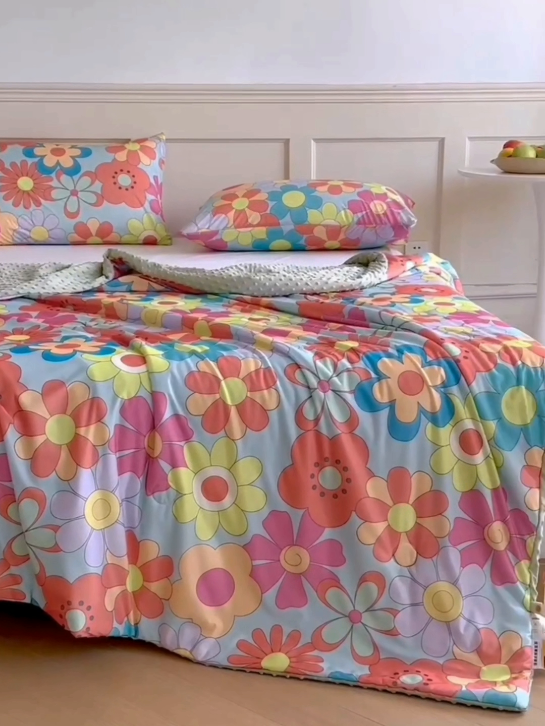 91家纺网 家纺一手货源 找家纺 绒梦里 2025新款A类小凉皮凉感冰豆豆夏被空调被 七彩花儿